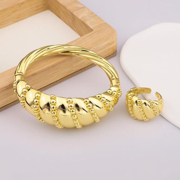 Collier boucles d'oreilles ensemble bijoux de créateur africain classique Style rétro femmes porter Bracelet anneau forme géométrique Design cadeau d'anniversaire