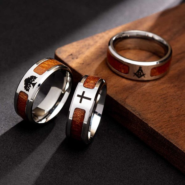 2023 Trendy Titanium Steel Half Circle Wood Grain com Life Tree Cross Fashion Personality Ring