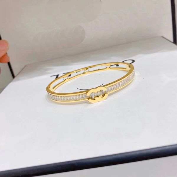 Pulseira preta de luxo, nova marca, pulseira de amor, banhado a ouro 18K, verão, viagens, romântico, presente, pulseira à prova d'água, joias à prova d'água de alta qualidade