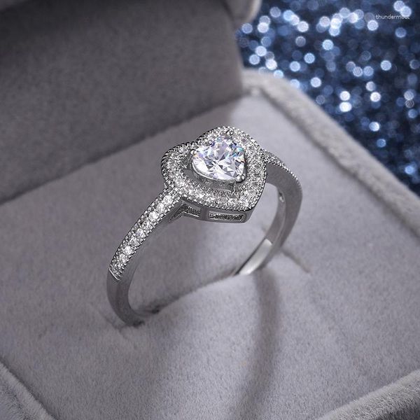 Hochzeit Ringe Klassische Silber Überzogene Herz Verlobung Für Frauen Glanz Weiß CZ Stein Inlay Mode Schmuck Party Geschenk Ring