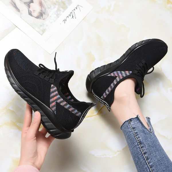 2023 Womens Wholesales News Hot Mens Women Shoes Sneakers White Black Puurple Red Mud Mens Casual Changing Walking Размер 36-41