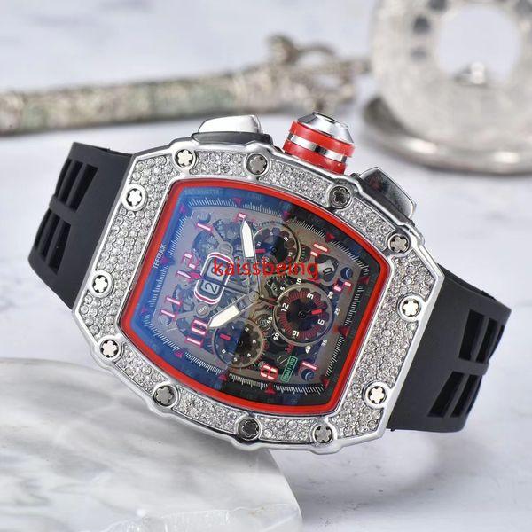 Banda de quartzo Banda de luxo luminosa impermeabilização aberta de aço inoxidável Rubber Stone Dial Men Wristwatches 44mm