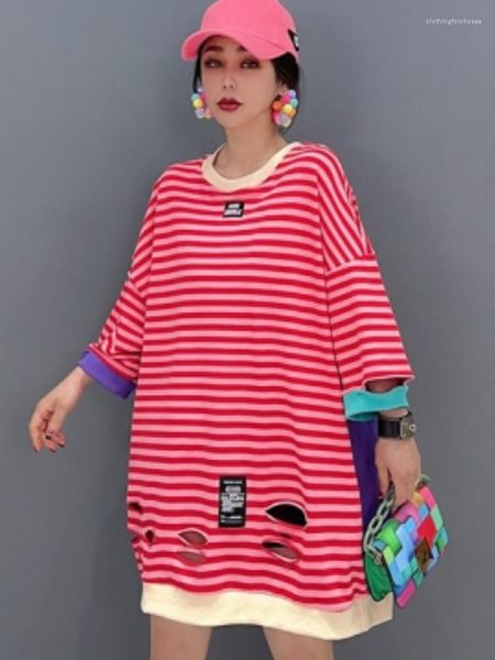 Повседневные платья Urior 2023 Summer Fashion Solid Color Stripe Pritter Printed Женщины Top Age снижают темперамент черный и красный T-Shi