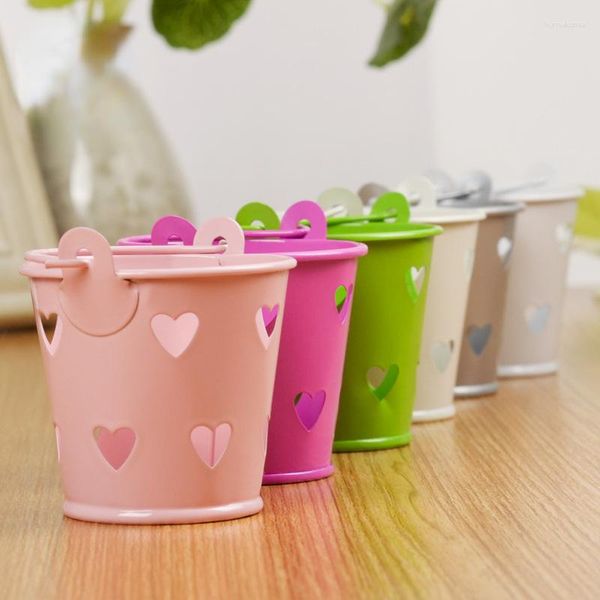 Confezione regalo 10 pezzi colore caramella a forma di cuore vuoto piccolo secchio di ferro mini scatola da toilette per desktop creativo