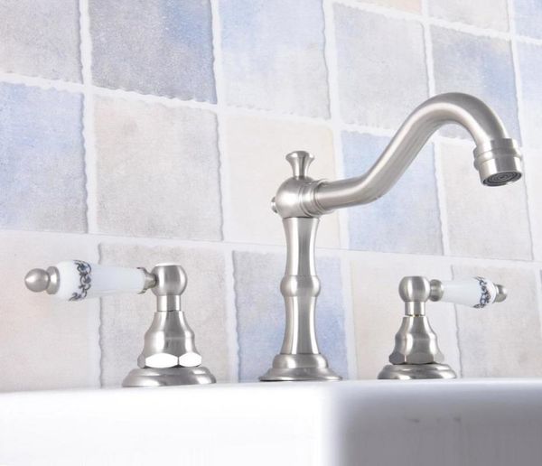 Rubinetti per lavabo da bagno Ottone nichel spazzolato Montato sul ponte Doppi manici Diffuso Miscelatore per lavabo a 3 fori Rubinetti per acqua Mnf690