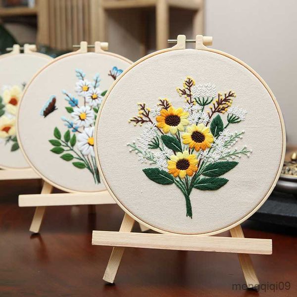 Produtos de Estilo Chinês Borboleta Flores Bordados Materiais Pacote Ponto Cruz Semi-acabado Bordado Pinturas DIY Suprimentos de Costura R230803