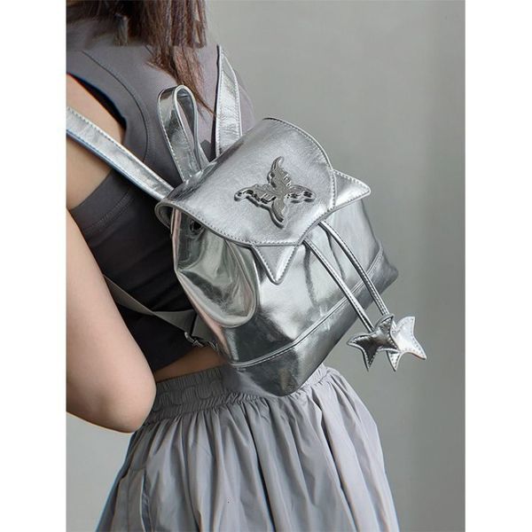 Mochilas escolares Design de moda PU Y2K Mochilas All Match Trendy Silver School Bag para mulheres Cool Subculture Butterfly Pack Bolsas 230803