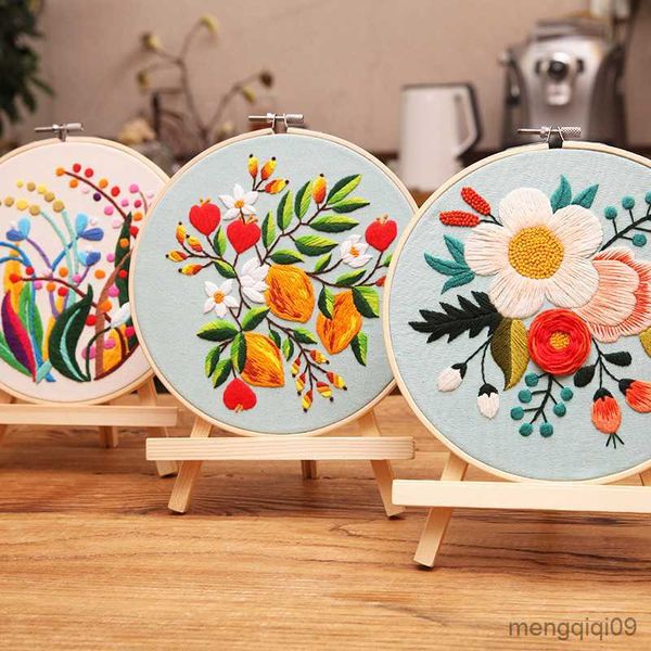 Produtos de estilo chinês Flores Bordados Materiais Pacote DIY Costura Bordado Ponto Cruz Para Iniciantes Decoração Pinturas Semi-acabadas R230803