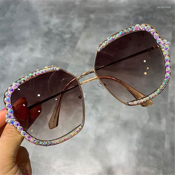 Sonnenbrillen Großhandel Luxus handgefertigt übergroße quadratische Rahmen Bling Strass Farbverlauf UV-Schutz Frauen
