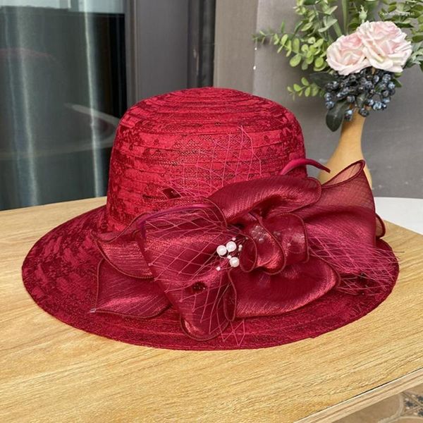 Breite Krempe Hüte Spitze Blumen Dekor Hut Frauen Mesh Elegante Nähte Strand Fascinator mit Kunstperlen Sommer