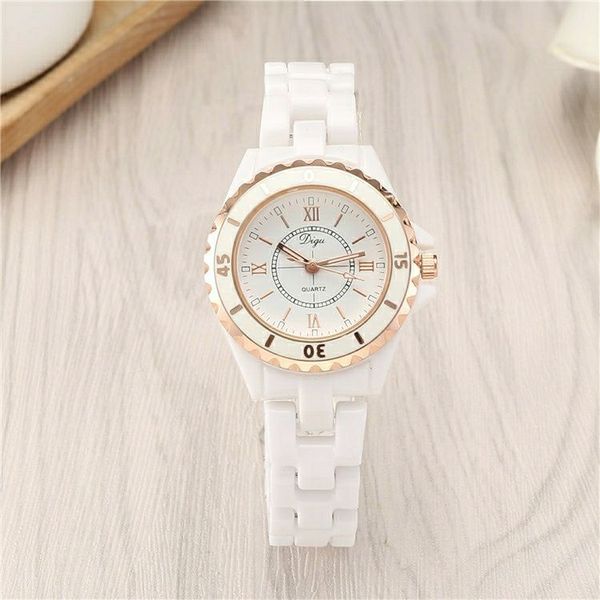 Relógio de cerâmica branca elegante de luxo 2023, pulseira feminina, relógio digital romano incrustado de diamantes, tendência da moda, relógio feminino fresco