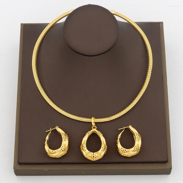 Halskette Ohrringe Set Trend 18k Gold Farbe Schmuck für Frauen African Dubai Anhänger mit 2 Stück nigerianischen Accessoires Alltagskleidung