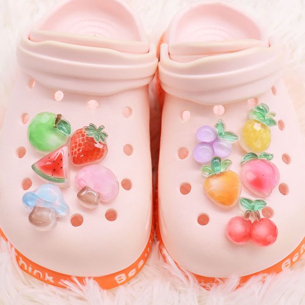 Glitter Frutta Uva Stelle Amore Accessori per scarpe Romanzo Ciondoli con fibbia per scarpe Croce in resina Decorazione per scarpe Fit Jibz Regali per bambini