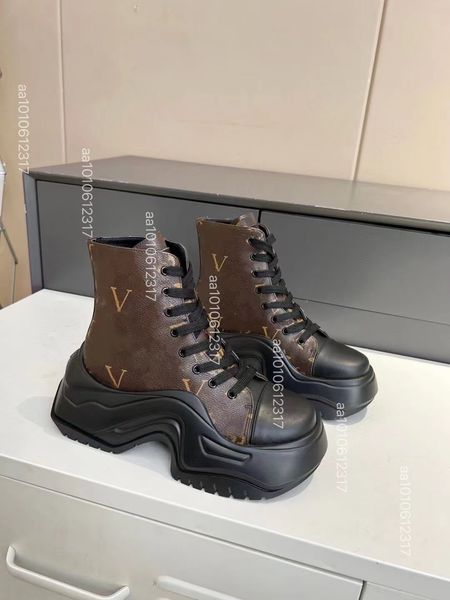 2024 elegantes botas marrons martin salto alto corte sapatos de dança com textura de dedo do pé redondo botas de couro ao ar livre para designer de luxo feminino fábrica 35-42