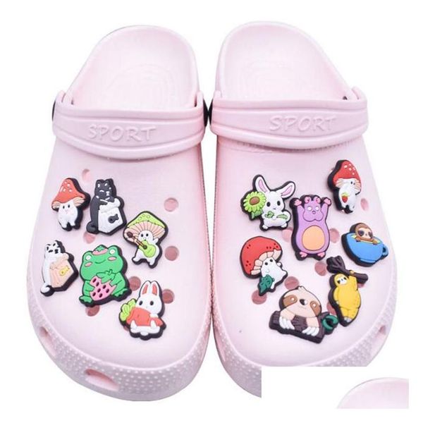 Schuhteile Zubehör Cartoon Charm Sport Clog Charms PVC Weichgummi Schuhe Schnalle Drop Delivery Serie nach dem Zufallsprinzip