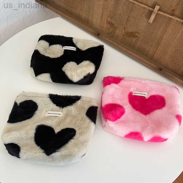 Custodie per cosmetici Custodie per cosmetici Borsa per trucco in peluche stampata a forma di cuore di grande capacità Borsa per trucco per la cura della pelle da viaggio per la cura della pelle Borsa per il trucco Z230804