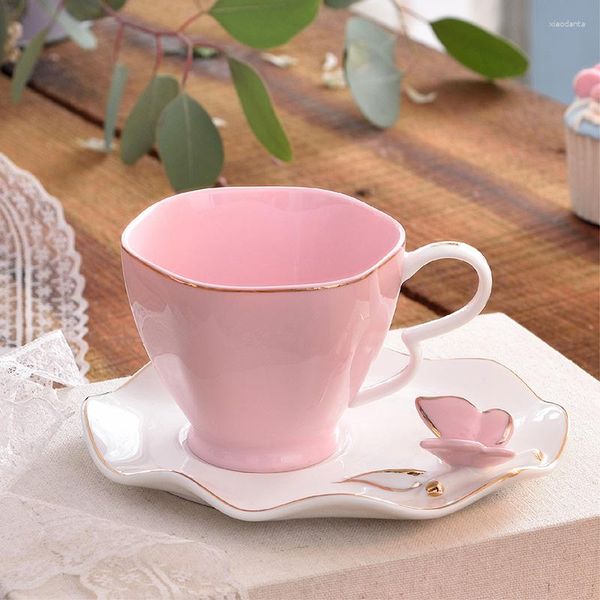 Tassen 220 ml Exquisite Schmetterling Vogel Top Bone China Kaffeetasse Untertasse Kostenloser Löffel Keramik Teetasse Europäisches Porzellan Tee Geschenk