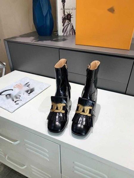 Yeni Tasarımcı Bot Kadın Ayakkabı Lüks Zarif Metal Zincir Moda İyi Eşleşen 5 cm Topuk 35-40 için Yüksek Kalite Boyut