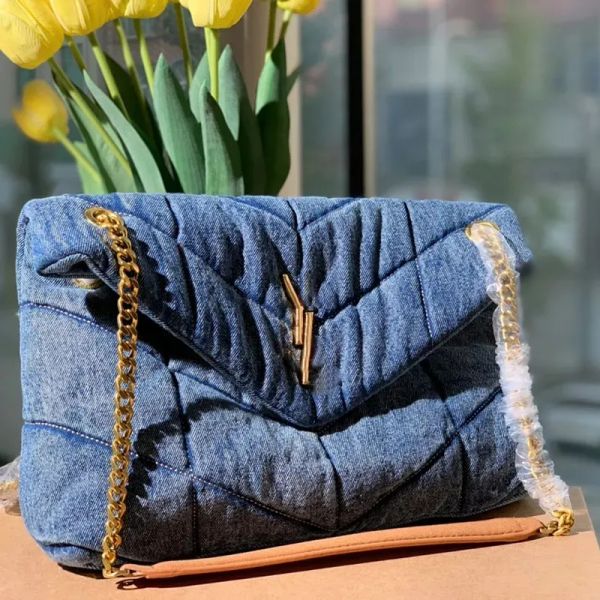 Верхняя джинсовая джинсовая сумка для плеча модных сумочка сумочка роскошная дизайнерская тотация женщин ковбойский кулак с кладкой сцепление сцепление сцепление кошелька поднимает золотую цепочку