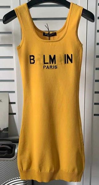 Balmans Frauen Designer T-Shirt-Kleid Wäsche U-Neck Schlanker solides Kleid Ein-Schritt-Rock Balman