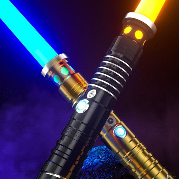 Espadas de LED Armas Sabre de Luz de Metal RGB Laser Espada Brinquedos Light Sabre 7 Color Change Kids Soundfonts Force FX FOC Blaster Jedi Gift 230803