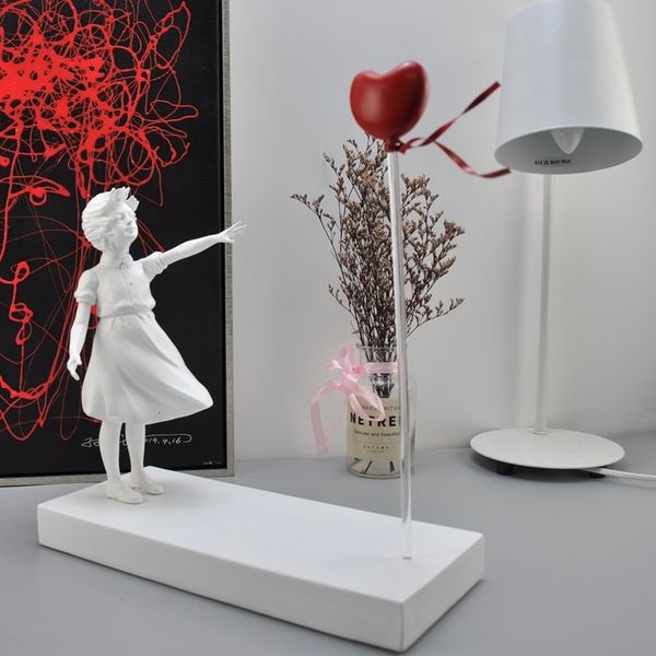 Dekorative Objekte, Figuren, fliegendes Mädchen und Herzballon, inspiriert von Banksy-Kunstwerken, moderne Skulptur, Dekoration, Statue, Hausdekoration, England Art Nordic 230803