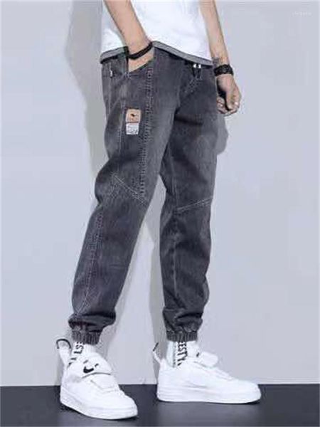 Jeans da uomo 2023 Primavera Adolescenti Denim Piedi coreani Pantaloni elasticizzati di marca Pantaloni casual sottili estivi da uomo