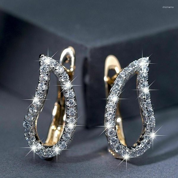 Orecchini a cerchio Huitan Fancy a forma di foglia per le donne Two Tone Design Luxury Cubic Zirconia Bridal Wedding 2023 Chic Jewelry