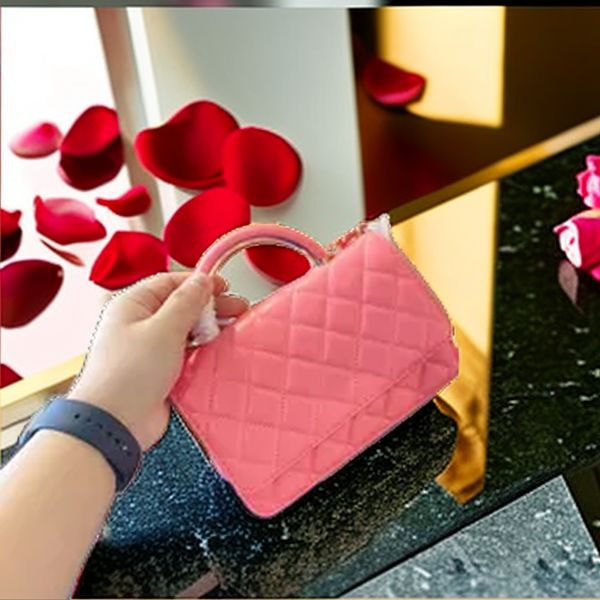 Famoso marchio popolare Cambridge Bag 2023 New High Quality Smooth Diamond Sheepskin Rose Red Borsa a tracolla monospalla da donna High End Classic Event Price