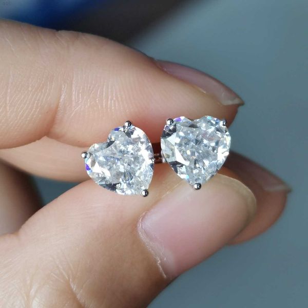 Fancy Gems 10k 14k 18k tre artigli solitario a forma di cuore 7.5x7.5mm moissanite orecchino a vite