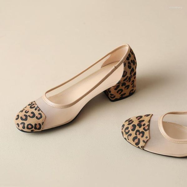 Sapatos sociais Malha Respirável Palmilha de Couro Genuíno Salto Feminino Verão Moda Legal Design de Leopardo Salto Alto Fácil de Andar