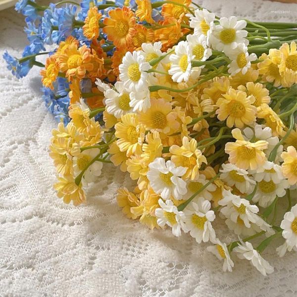 Flores decorativas camomilas 6 cabeças flor artificial margarida branco amarelo laranja azul quarto casamento carro mesa festa presentes decoração diy buquê