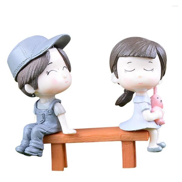 Decorações de jardim Sweety Cute Lovers Casal Cadeira Menino Menina Estatuetas Miniaturas Fada Gnomo Musgo Dia dos Namorados Presente Resina Artesanato