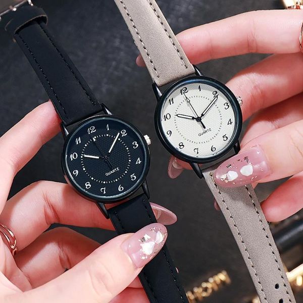 Armbanduhren Klassische Damen-Armbanduhr, lässig, Quarz-Lederband, rund, analoges Handgelenk, leuchtende Zeiger
