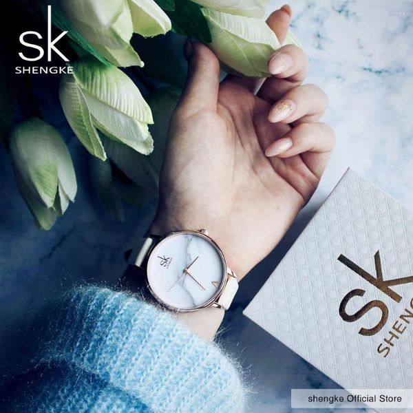 Relógios de pulso Couro Shengke Marcas de topo Relógios Moda Feminino Feminino Relógio de Quartzo Feminino Fino Casual Alça Mármore Mostrador SK