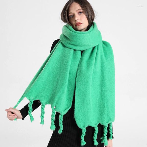 Sciarpe 2023 Moda Verde Mohair Donna Sciarpa invernale spessa Scialli caldi Avvolgere Coperta lunga nappa Hijab Stola Bufanda Mujer