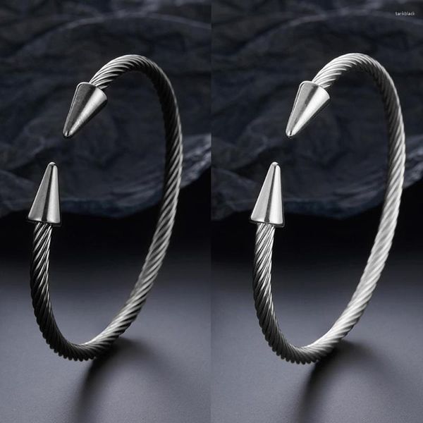 Bracciale Bracciale aperto in acciaio inossidabile per personalità femminile Doppia freccia Moda Uomo Gioielli neri Il regalo all'ingrosso