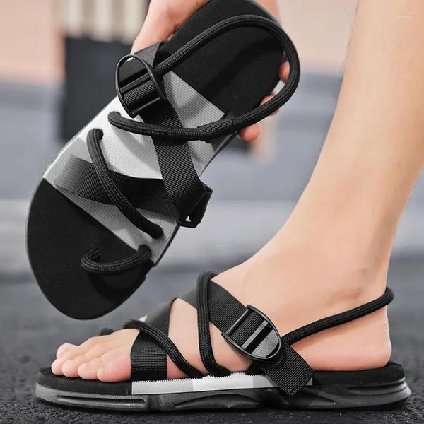 Fashion Beach Shoes Men Sandals Cool Summer Summer All-Match Casual simples e confortável Anti Skid Footwear 540