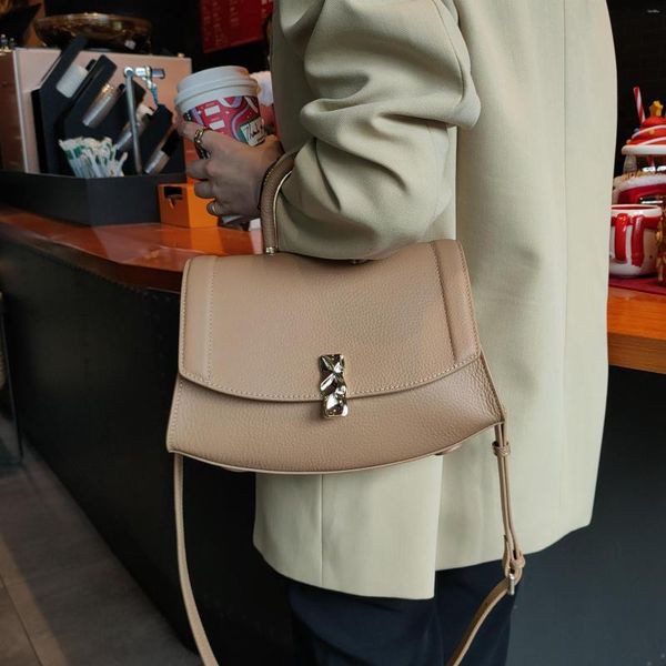 Borse da sera Elegante borsa a tracolla da donna a forma di ventaglio a forma di ventaglio Borsa a tracolla da donna grande in pelle di vacchetta Beige a mano di lusso