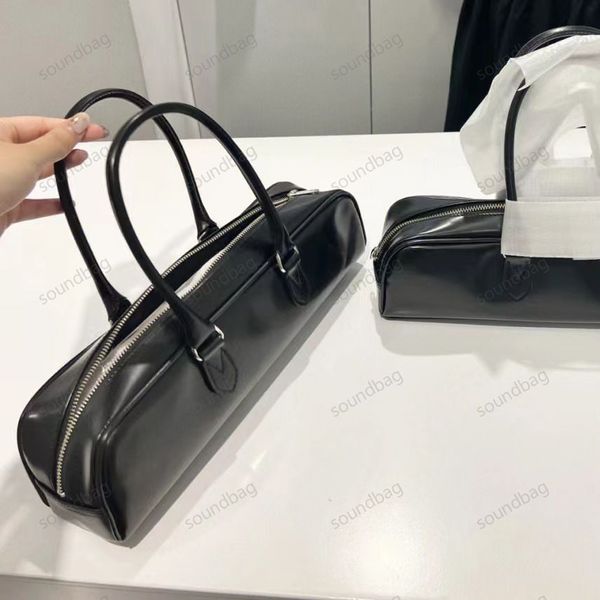 Baguete Clássica Ultra Longa Designer 2023: Edição Médica, Elegante Versátil, Dark Chic Sweet-Cool Hand-Carry Hand-Carry Crossbody para Mulheres