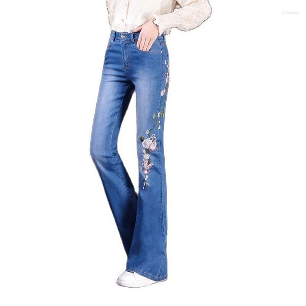 Jeans da donna 2023 Pantaloni da donna svasati ricamati con ricamo svasato sbiancato Pantaloni svasati elasticizzati elasticizzati per la primavera estate