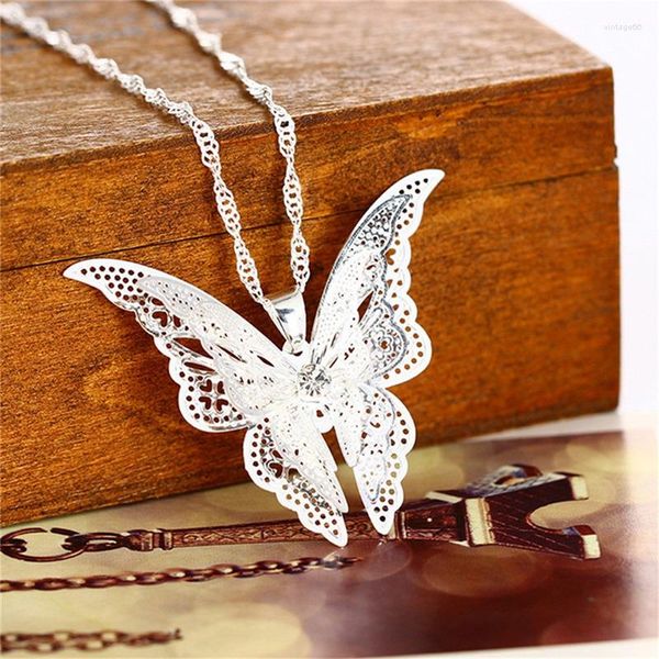 Ketten Elegante Frauen Aushöhlen Schmetterling Anhänger Halskette Silber Farbe Lange Kette Halsketten Mode Schmuck Geschenk