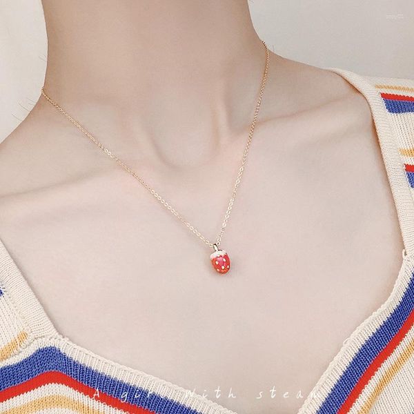 Collane con ciondolo Ragazza dolce e adorabile Cuore Estate Piccola collana di fragole Girocollo Gioielli da collo per studenti selvaggi coreani femminili