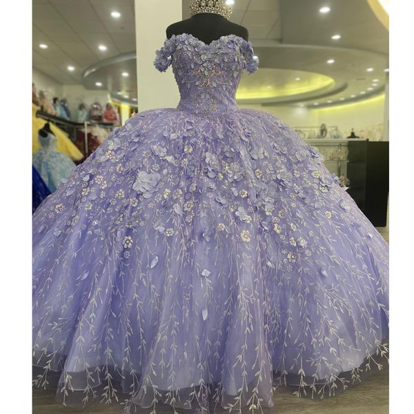 Lavendelfarbenes Charro-Quinceanera-Kleid, Ballkleid, herzförmiger Tüll, 3D-Blumen, Perlenstickerei, geschwollen, mexikanische Sweet-16-Kleider, 15 Jahre