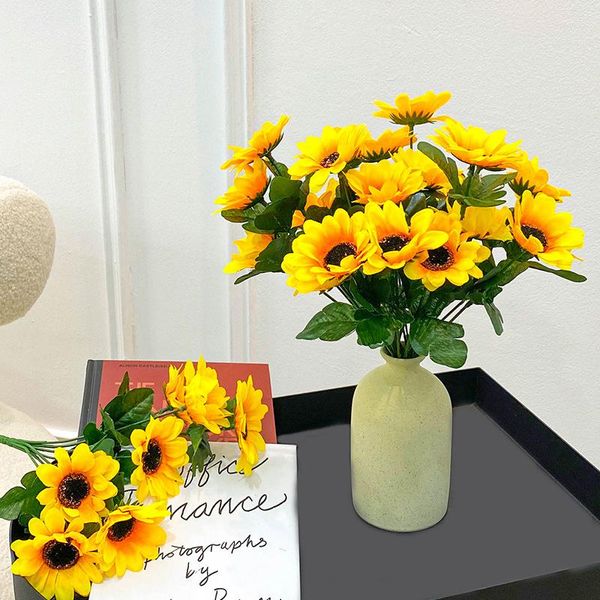 Dekorative Blumen 7 Köpfe Künstlicher Sonnenblumenstrauß aus Seide für Zuhause Braut Hochzeit Auto Party Festival Geschenke DIY Vase Dekor Werkzeuge