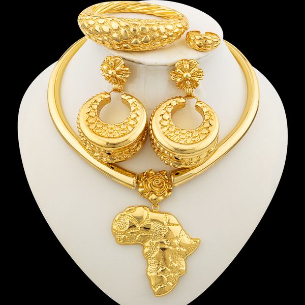 Set di gioielli da sposa Dubai Set di colori dorati 18k per le donne Orecchini a cerchio di tendenza Mappa africana Design Collana con ciondolo Anello da sposa 230804