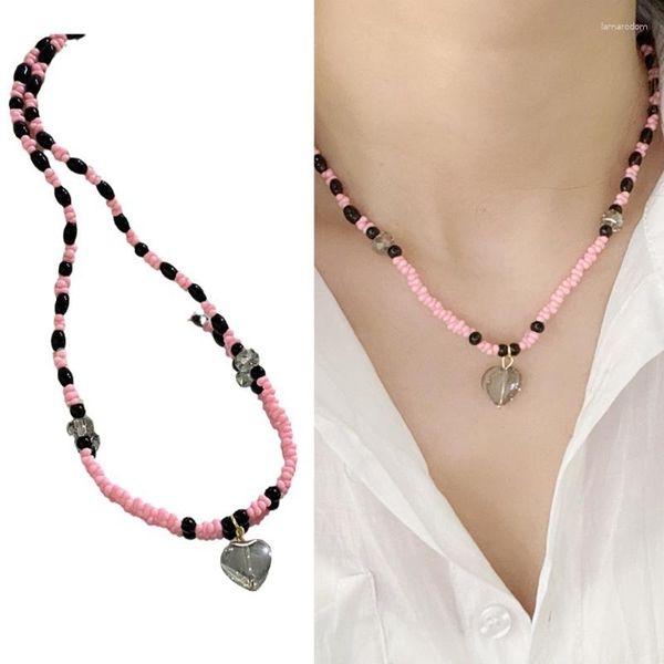 Collana alla moda del cuore delle collane del pendente Materiale dei branelli dei monili del collo del choker Y2K in rilievo