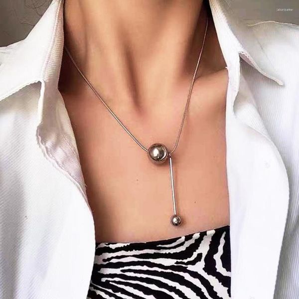 Catene Collana con ciondolo a sfera in metallo stile giapponese e coreano Cool Fashion Design Sense Collar Chain Maglione lungo