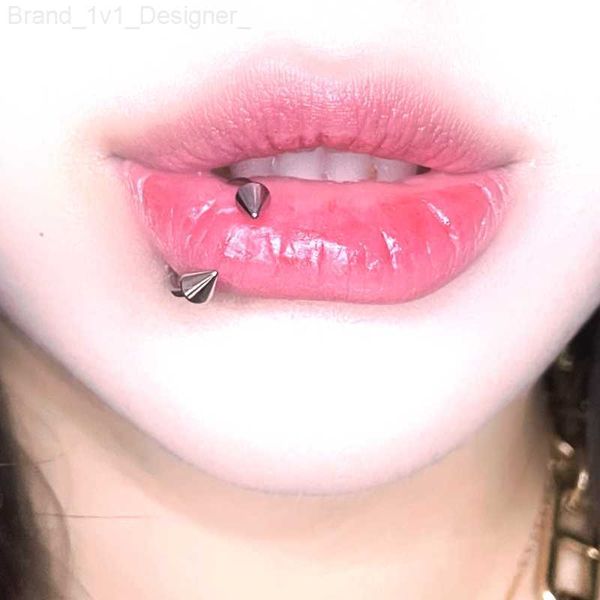 Kopfstream Drag Girl Lippenring Labret heißes Mädchen Hufeisen Ring Devil Nagel Ohrknochen Bolzen Nasenring Punk Tide L230806