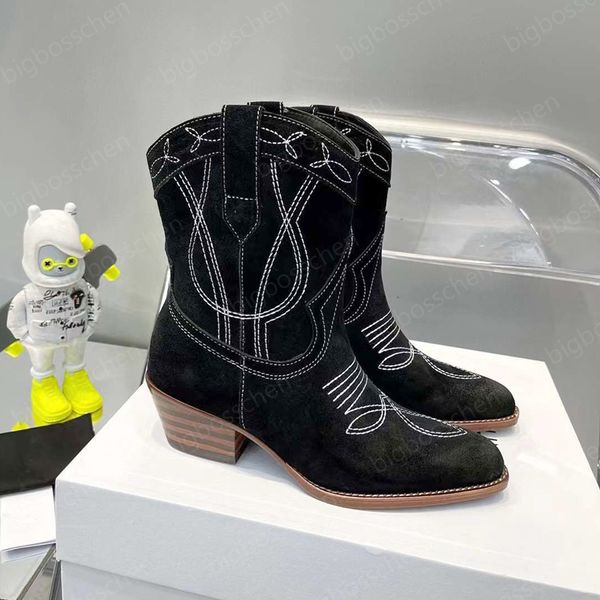 Sapatos de desenhista Botas de tornozelo de salto grosso Botas de cowboy ocidentais esculpidas Botas de combate de motocicleta Arc de Triomphe moda feminina Knight Roman booties 2023